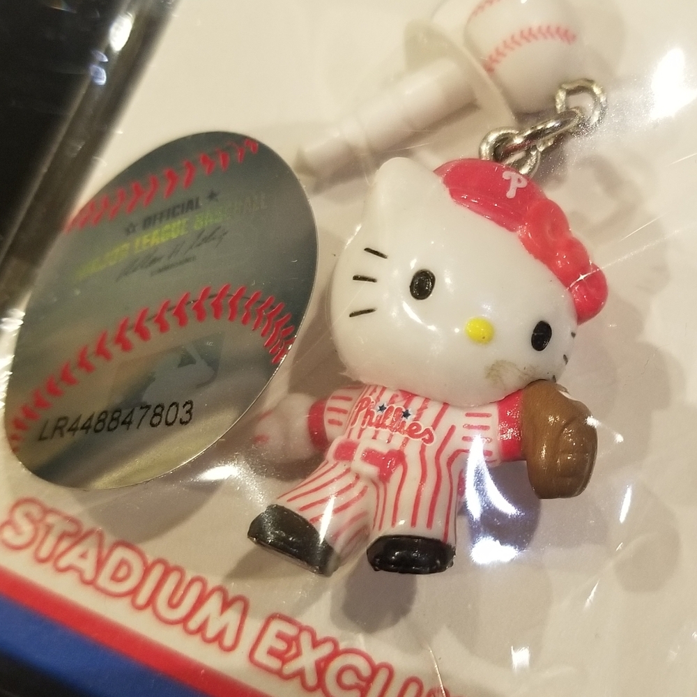 🆕️Hello Kitty x Philadelphia Phillies phone charm